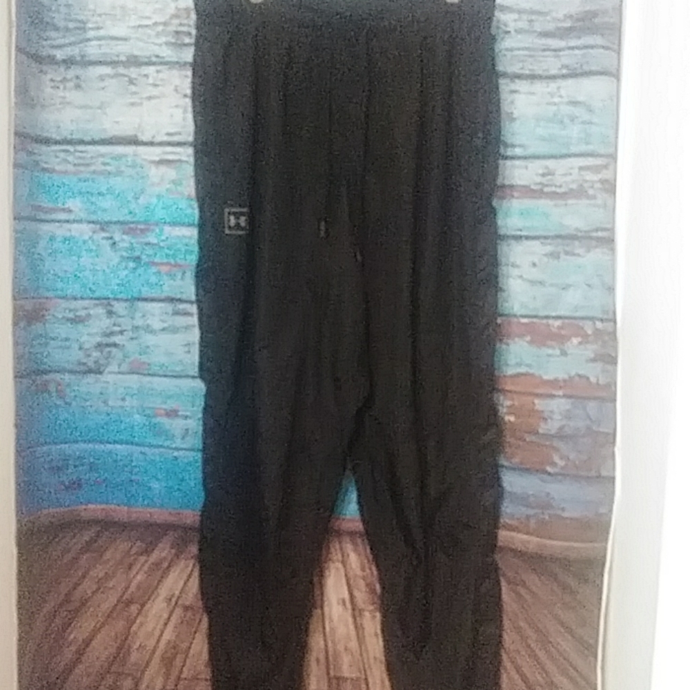 ⚜️’UNDER ARMOUR’ BLACK JOGGING PANTS⚜️